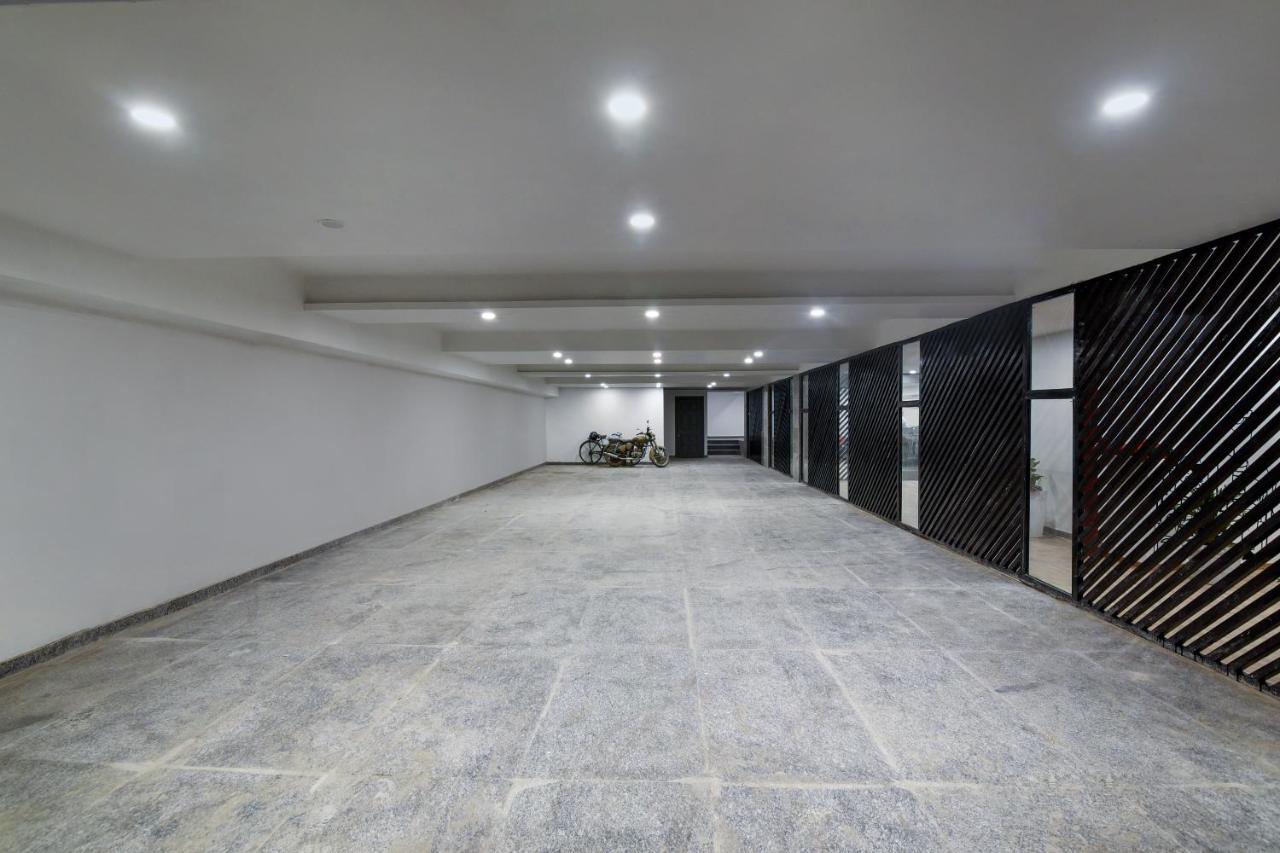 Hotel Saffron Gold New Delhi Exterior photo